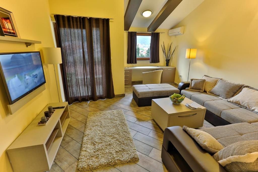 Lucic Rooms & Suites Budva Exterior photo