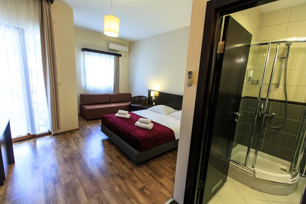 Lucic Rooms & Suites Budva Exterior photo